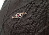 Spilla Guerretta Gioielli Donna SPILLA ORO E PIETRE NATURALI in Oro giallo Rubino GUERR162 - GUERR162